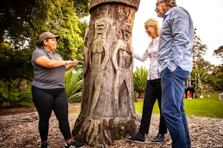 Private Aboriginal Bush Tucker Tour - Botanic Gardens of Sydney - Image credit Tourism Australia