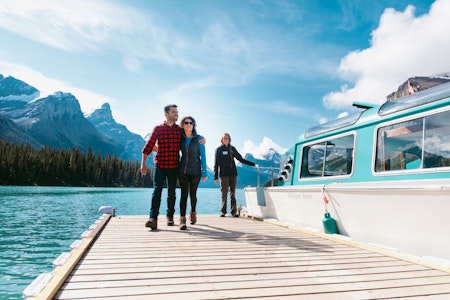 Maligne Lake Boat Cruise. Photo Credit: Pursuit Collection - Mike Seehagel