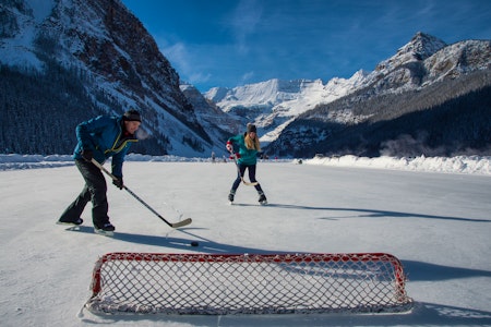 Discover Lake Louise & Snowshoeing 4