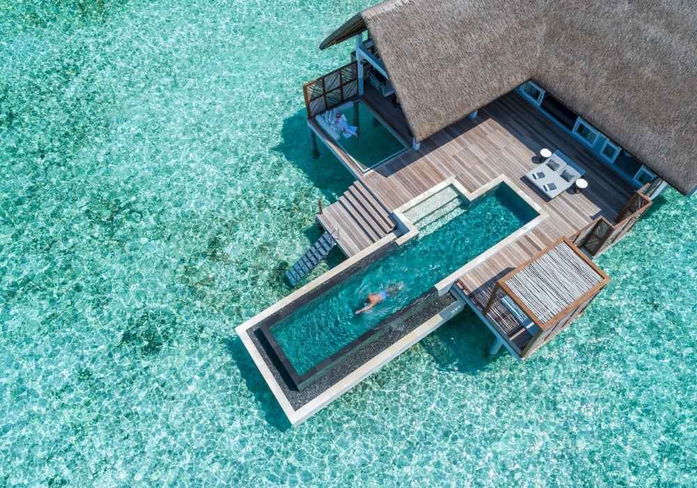 Four Seasons Landaa Giraavaru