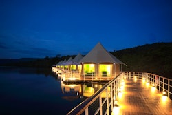 Evening at 4 Rivers Floating Lodge