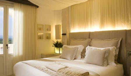 La Corte Splendida (Hotel-Deluxe Room), La Corte Magnifica (Hotel-Grand Suite), Suite Egnazia
