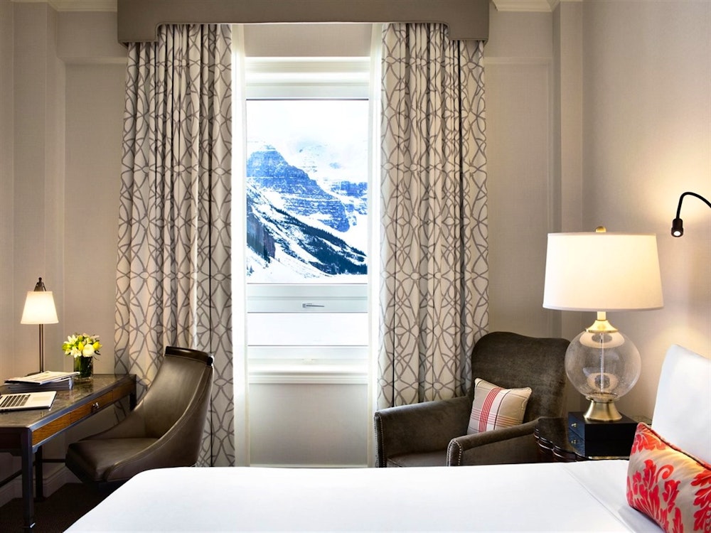 Fairmont Lake View Room