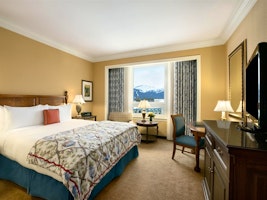 Fairmont Gold Room / Fairmont Gold Lake View