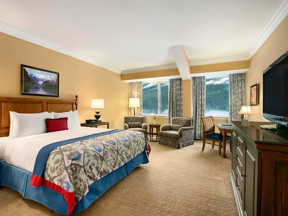 Fairmont Gold Junior Suite Lake View