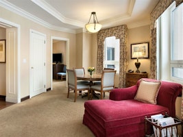 Fairmont Gold One Bedroom Suite / Fairmont Gold One Bedroom Suite Lake View