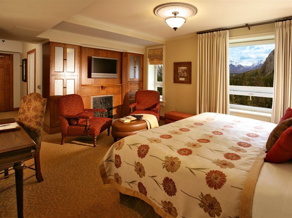 Stanley Thompson Deluxe Mountain View Room