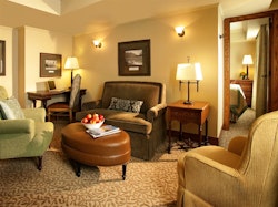 Stanley Thompson Mountain View Suite