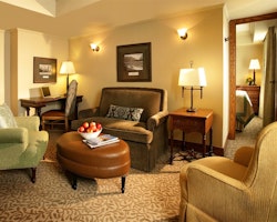 Stanley Thompson Mountain View Suite