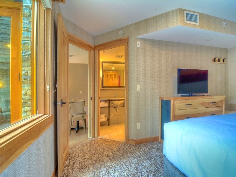 Superior One Bedroom Suite