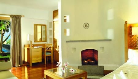 Peninsula Grand Villa