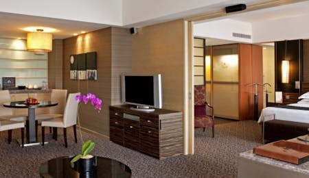 Meritus Club Rooms & Suites