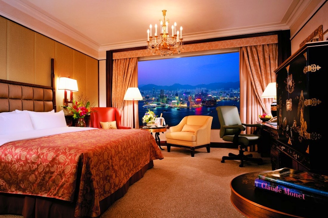 Deluxe Harbour View Room at Island Shangri La, Hong Kong