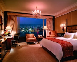 Horizon Harbour View Room at Island Shangri La, Hong Kong
