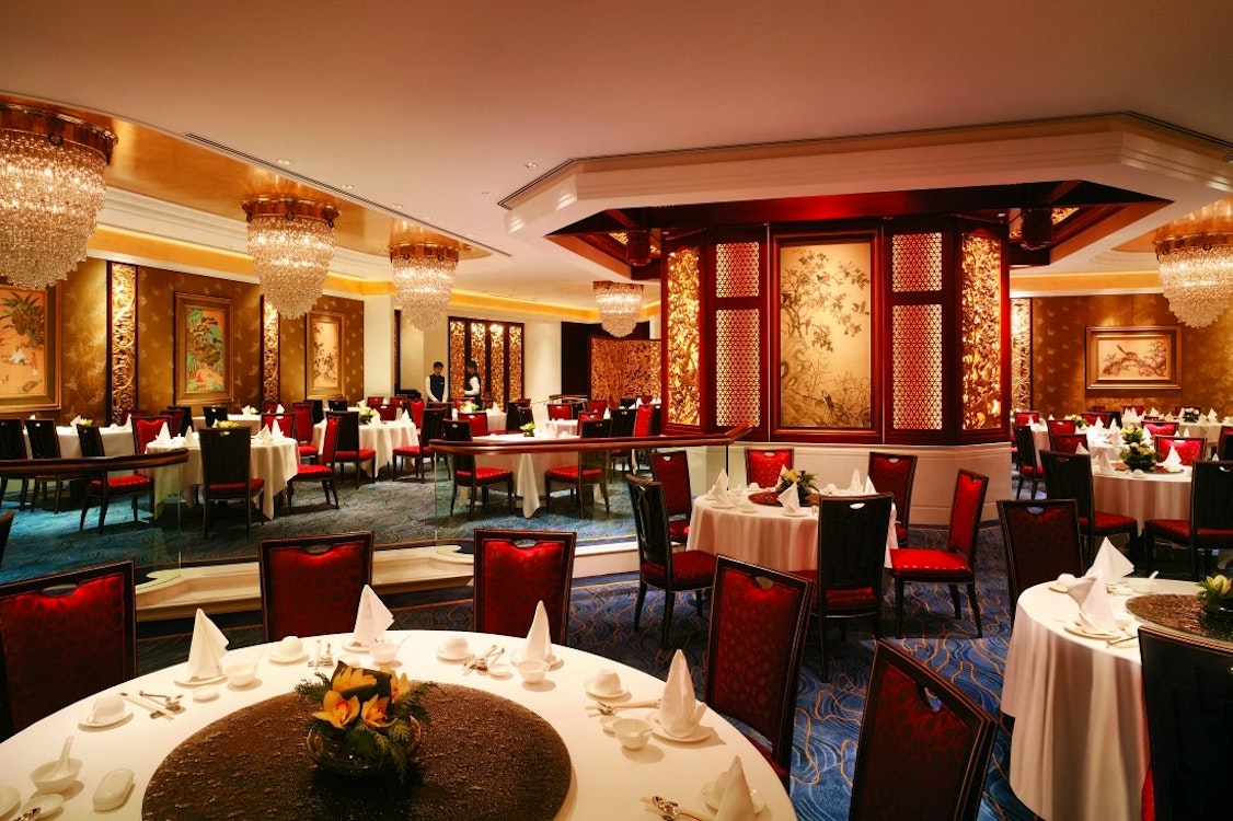 Summer Palace Main Dinning at Island Shangri La, Hong Kong
