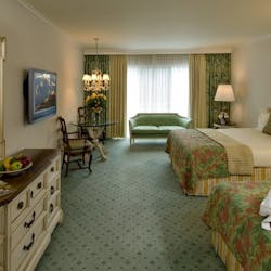 Double bedroom at Little America Hotel (Flagstaff)