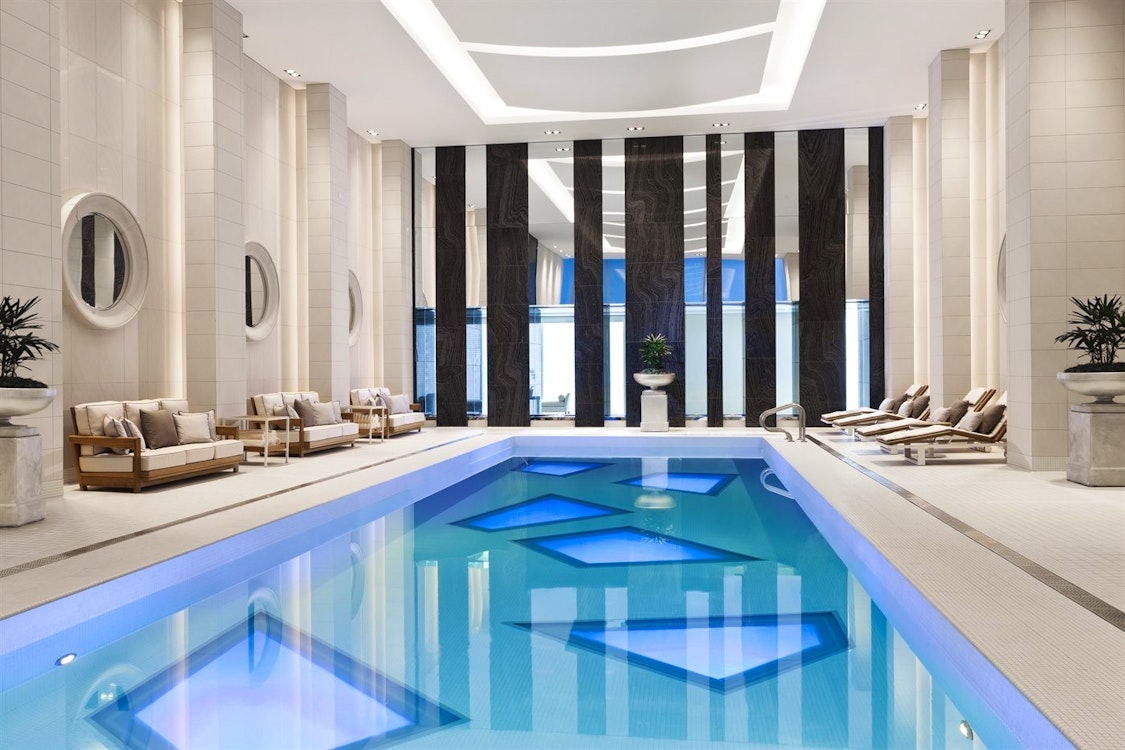 Rosewood Hotel Georgia Swimming Pool