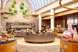 Dining at The Ritz-Carlton, Millenia Singapore