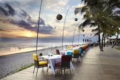 Enjoy a luxury summer holiday in Bali's liveliest coastline <place>The Samaya Seminyak</place><fomo>44</fomo>