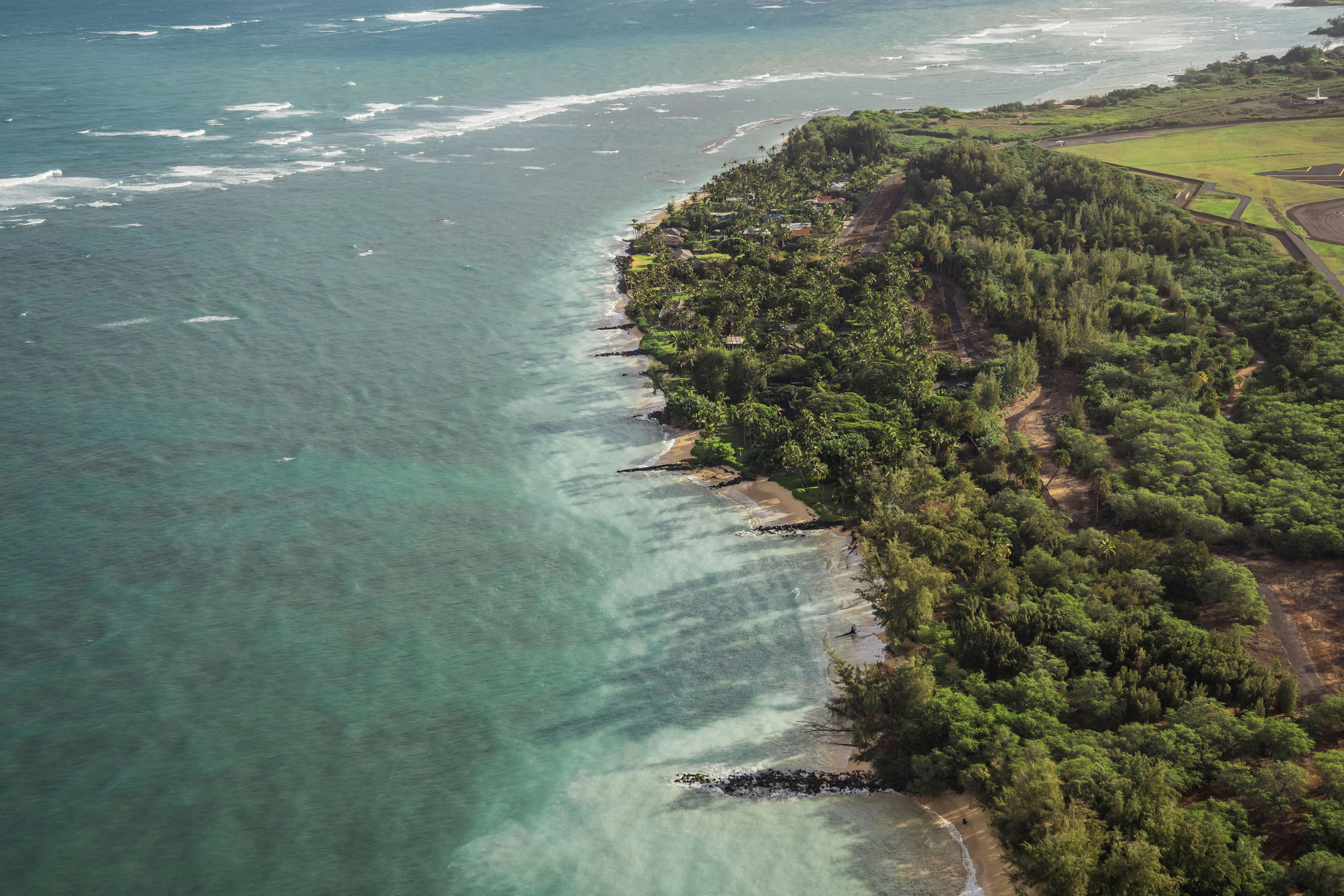 Waterfalls of West Maui and Molokai Helicopter Tour