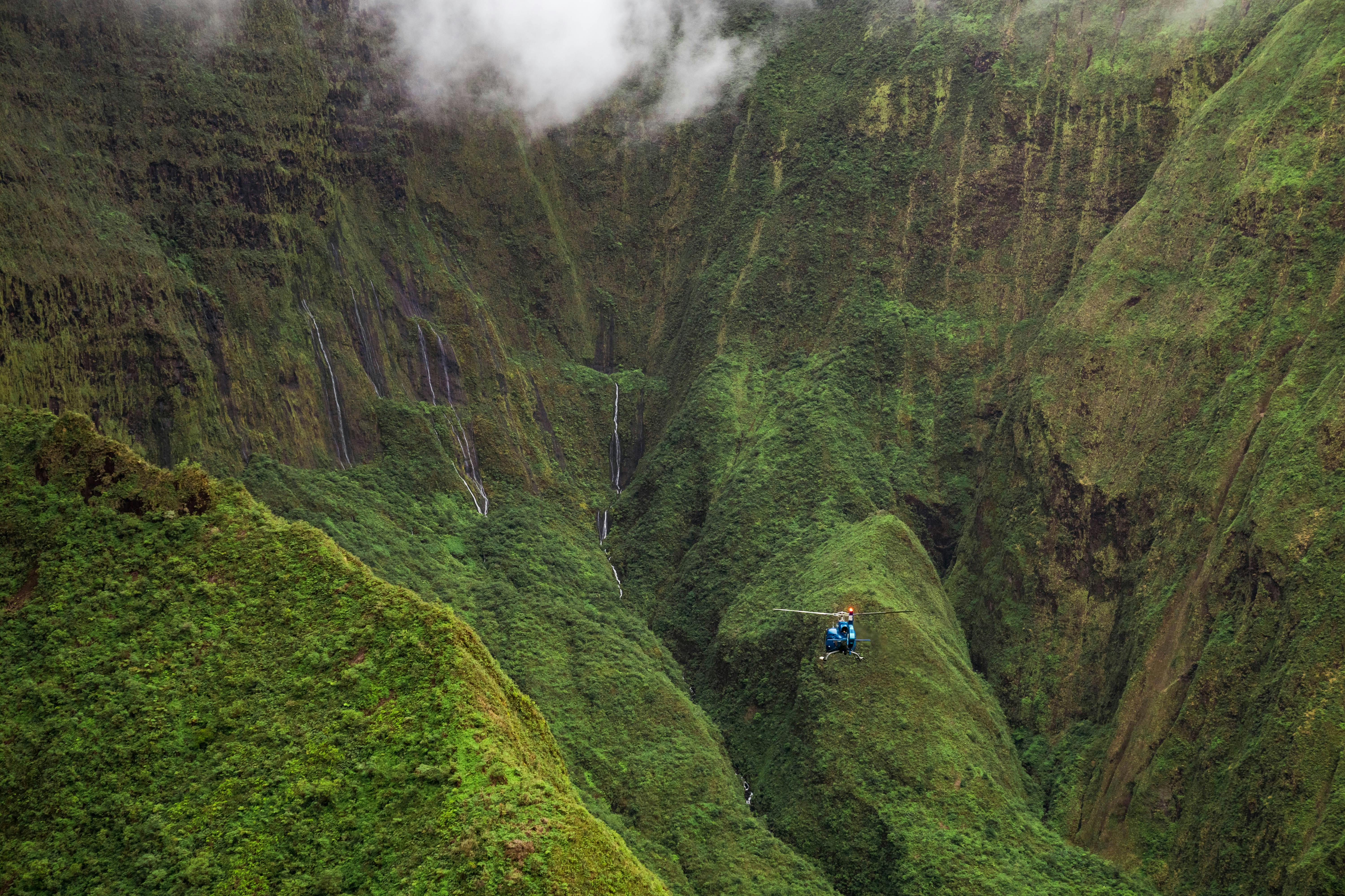 Waterfalls of West Maui and Molokai Helicopter Tour