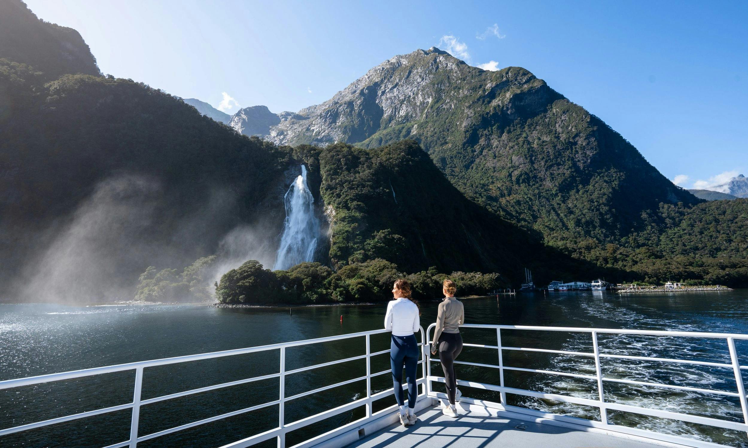 Hollyford – Waitai Lodge Fiordland Escape