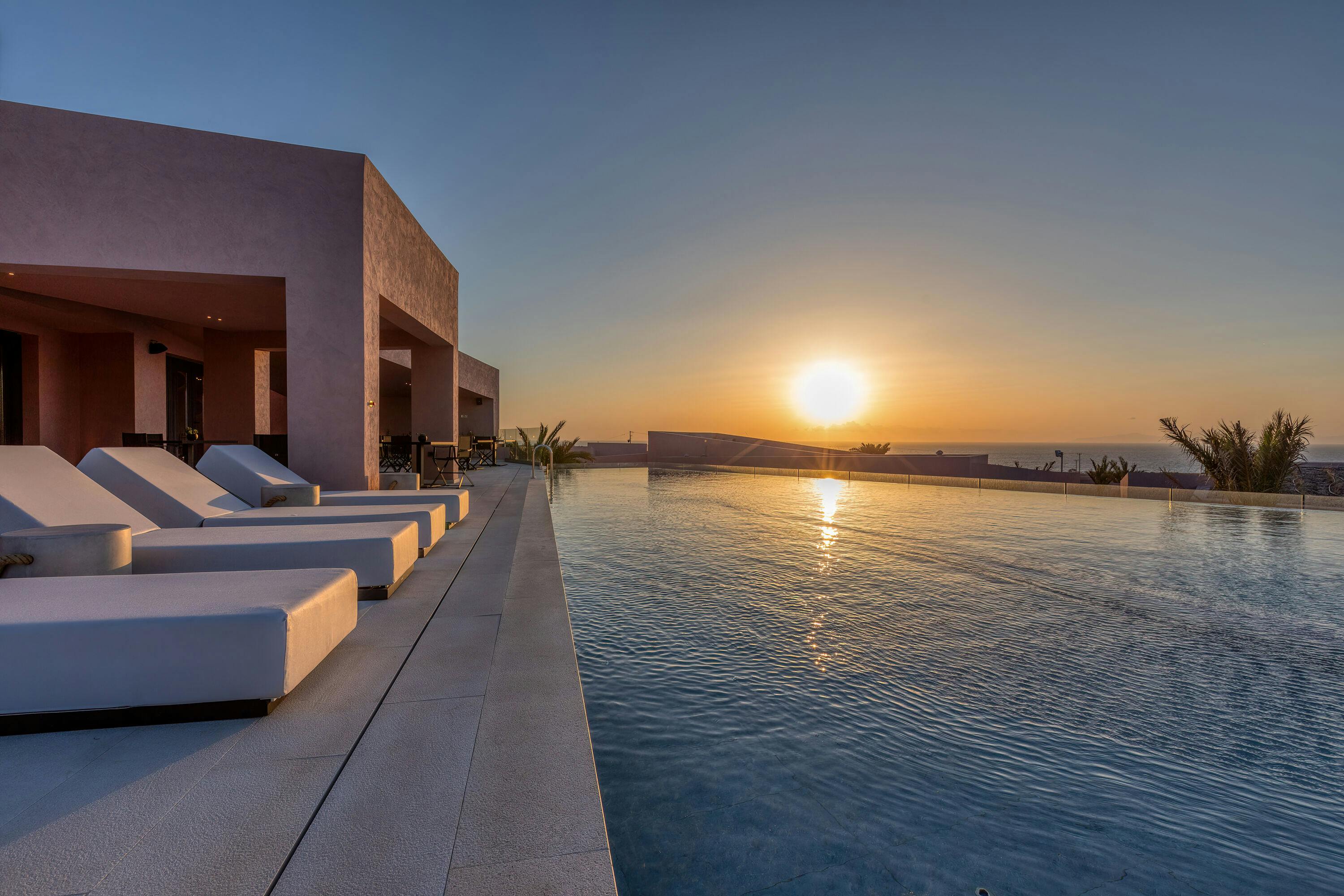 Domes Novos Santorini