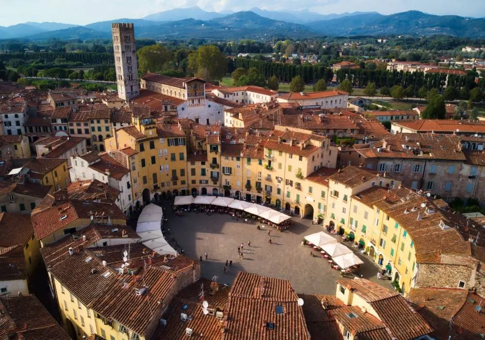 Piazza dell'Anfiteatro, Lucca, Tuscany