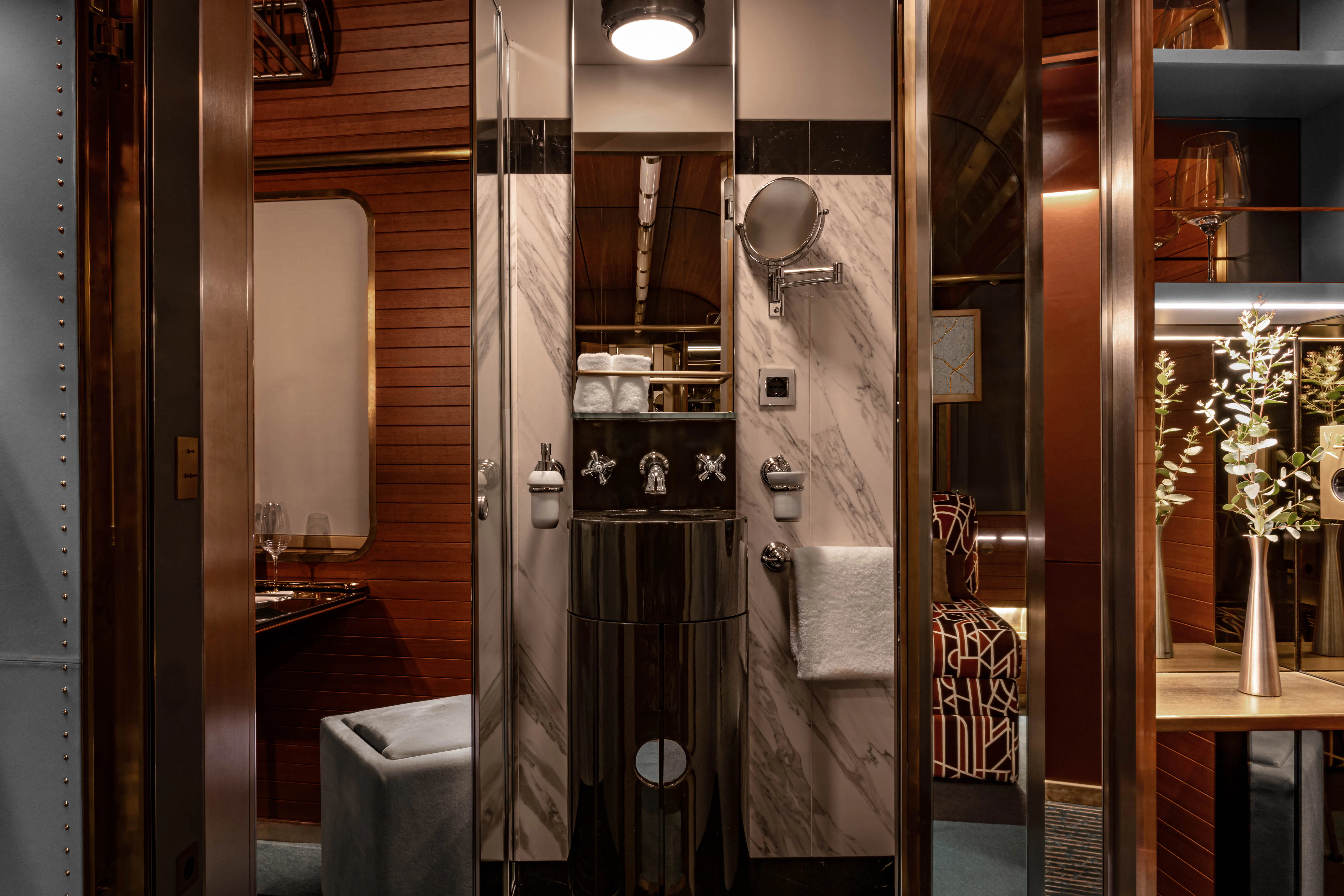 La Dolce Vita Orient Express Train bathroom