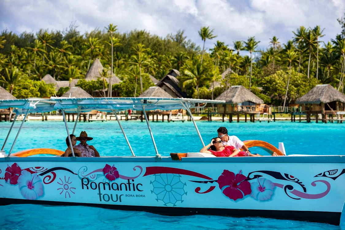 Romantic Experience Bora Bora with Motu Lunch included
