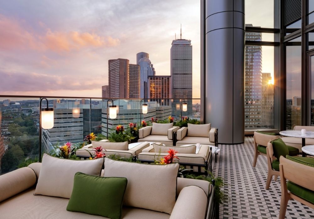 Raffles, Boston