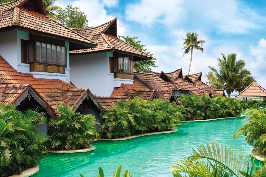 Kumarakom Lake Resort | Luxury India Hotel