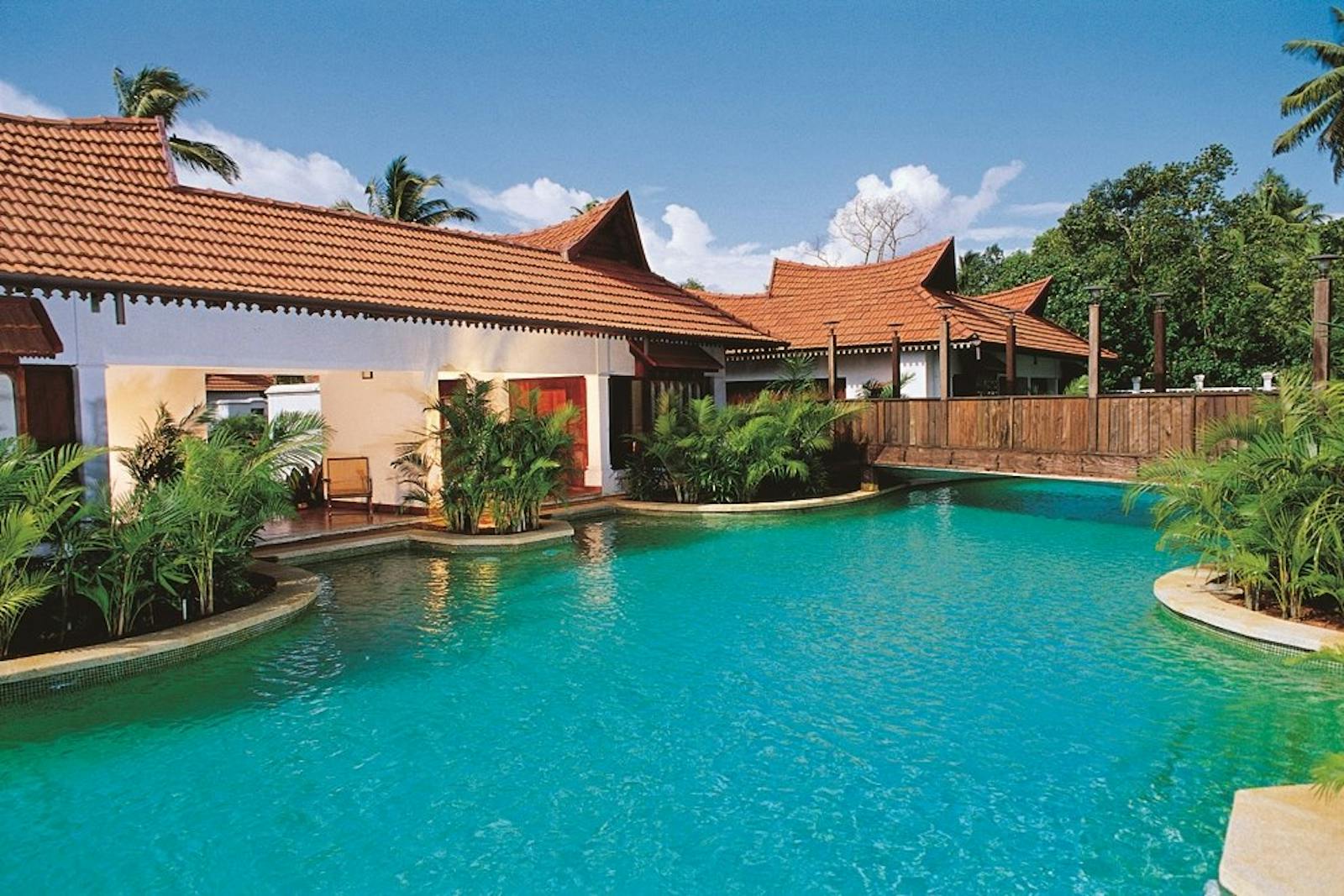 Kumarakom Lake Resort  Luxury India Hotel